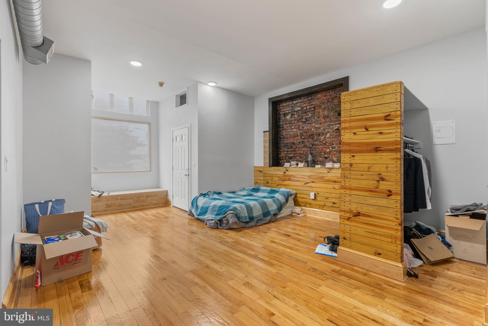 SOCIETY HILL - Residential