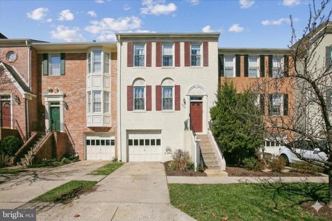 Townhouse For Sale - 2010 Pieris Court<br/> VIENNA, VA 22182