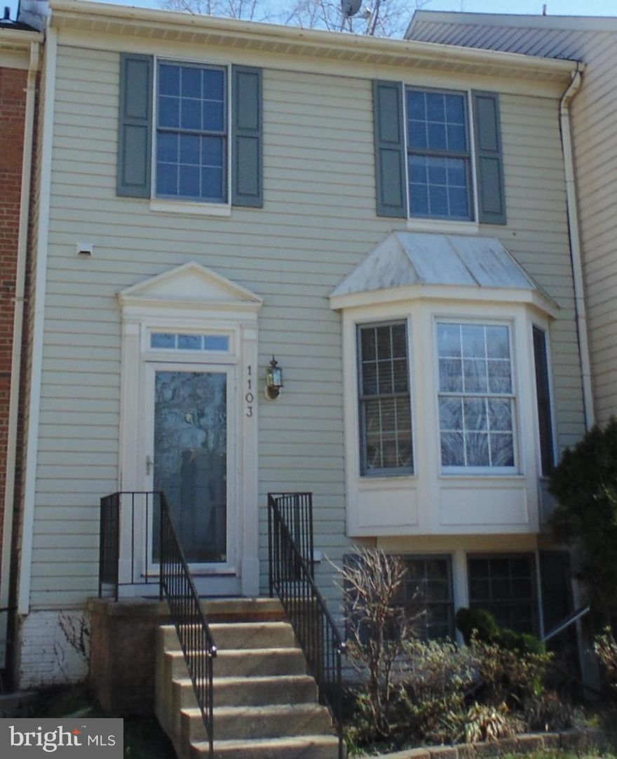 LOVELY HOME IN WATER PRIVILEGED COMM**PREFER NO SMOKING AND NO PETS, WILL CONSIDER CASE BY CASE THOUGH**