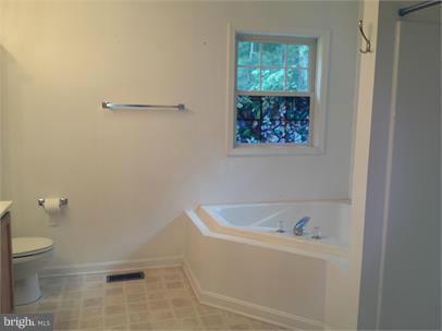 LAKE CAROLINE - Residential Lease