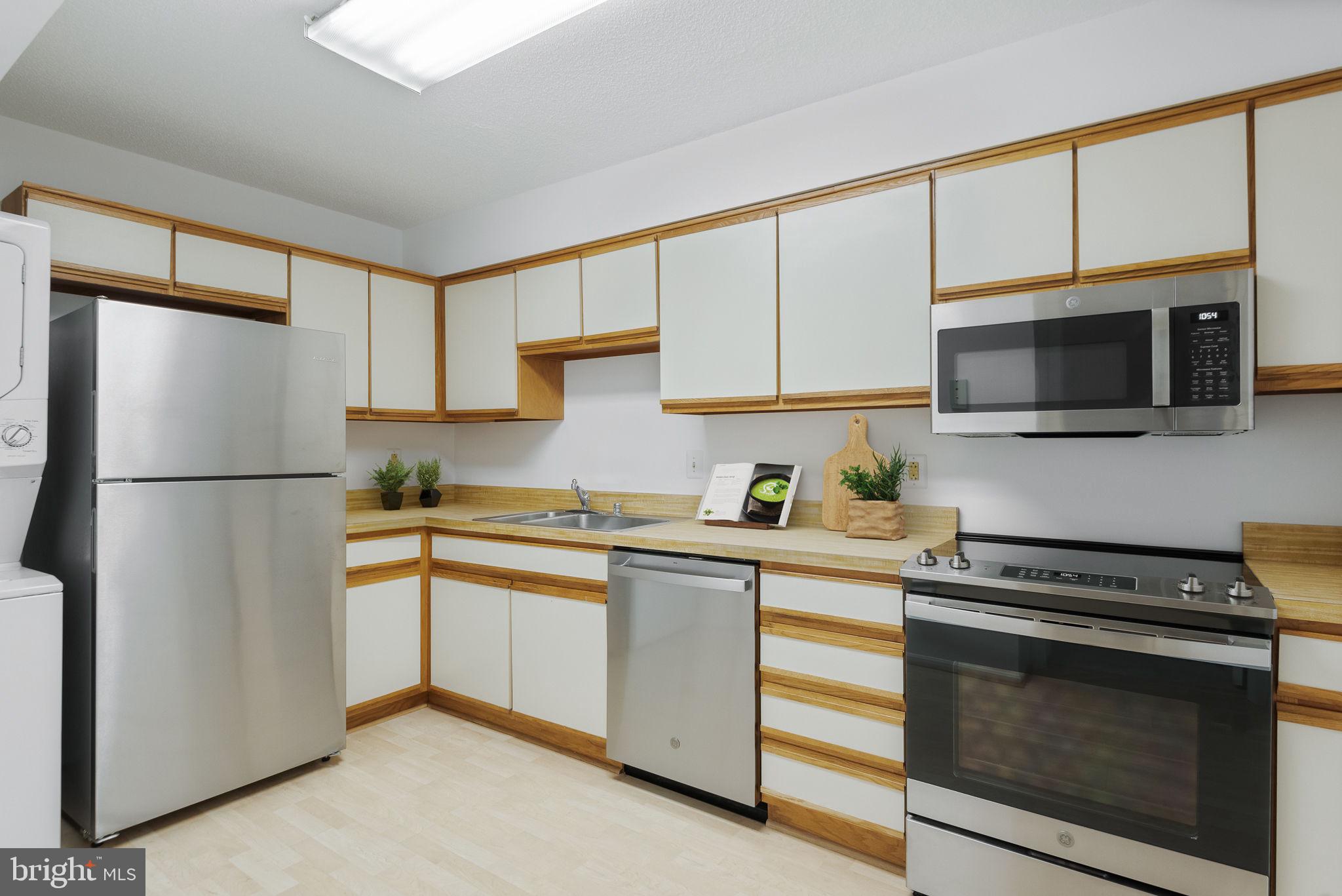 FAIRWAYS NORTH - Residential