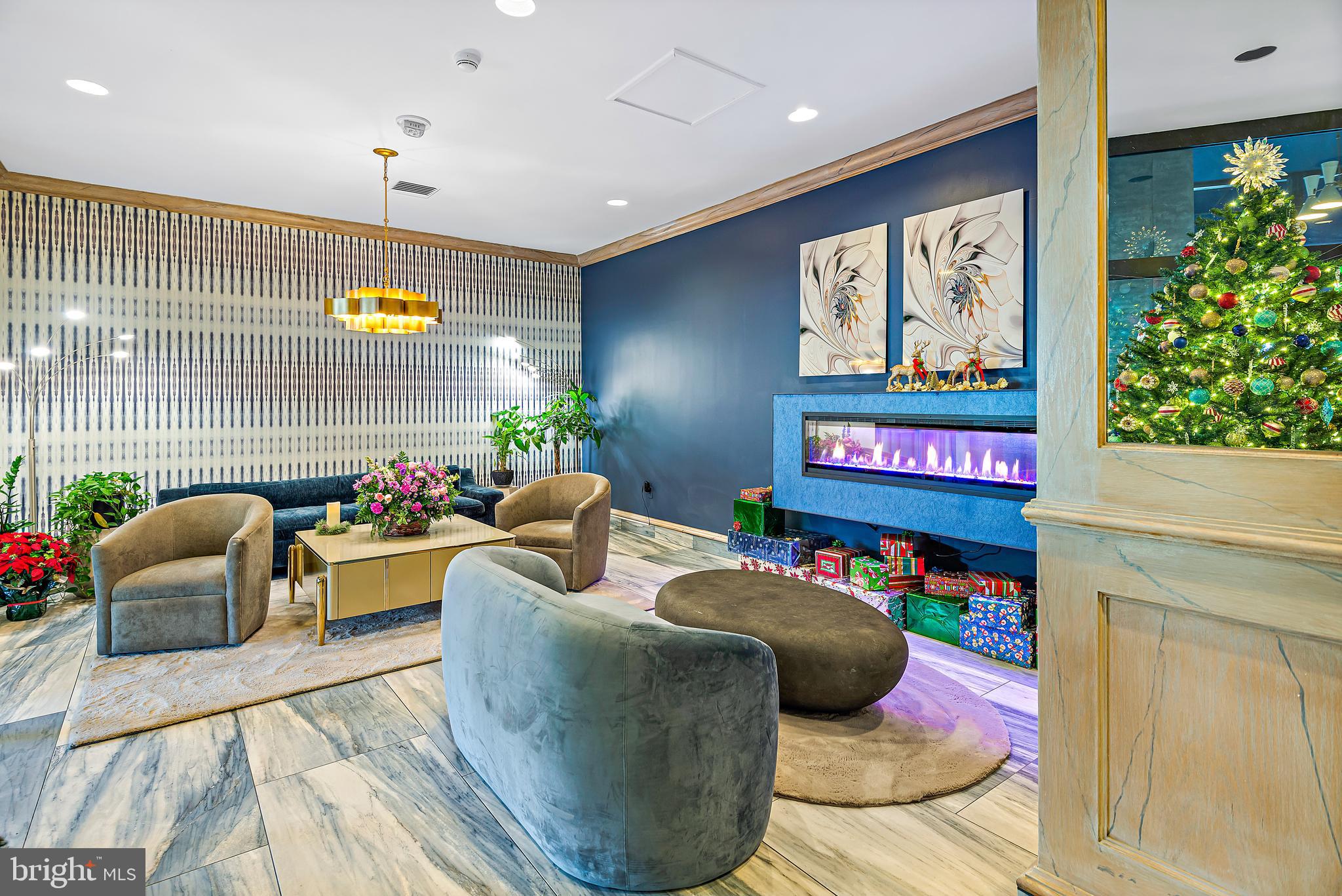 RIDGELY TOWSON CENTER - Residential