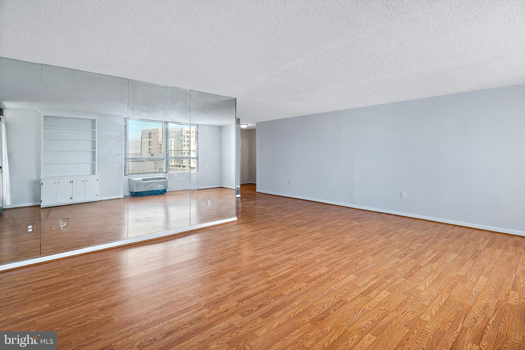 RIDGELY TOWSON CENTER - Residential