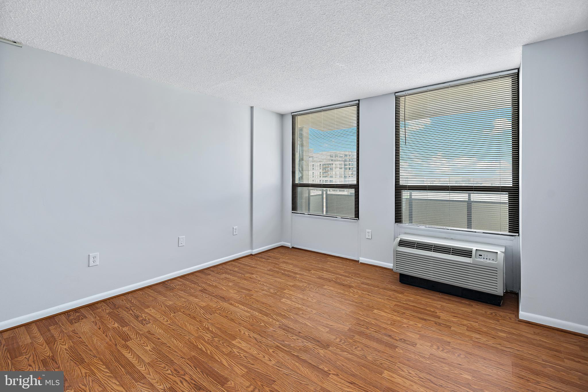 RIDGELY TOWSON CENTER - Residential