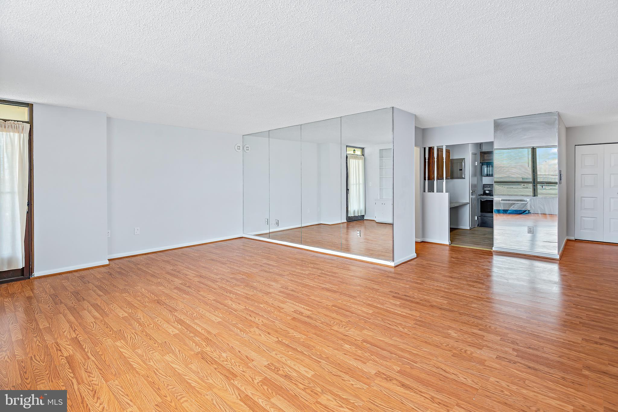 RIDGELY TOWSON CENTER - Residential