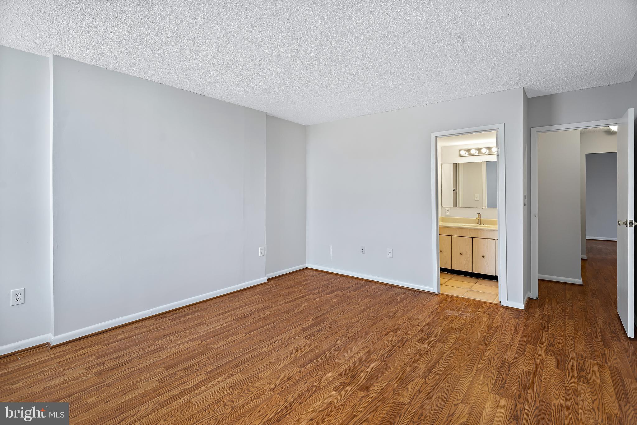 RIDGELY TOWSON CENTER - Residential