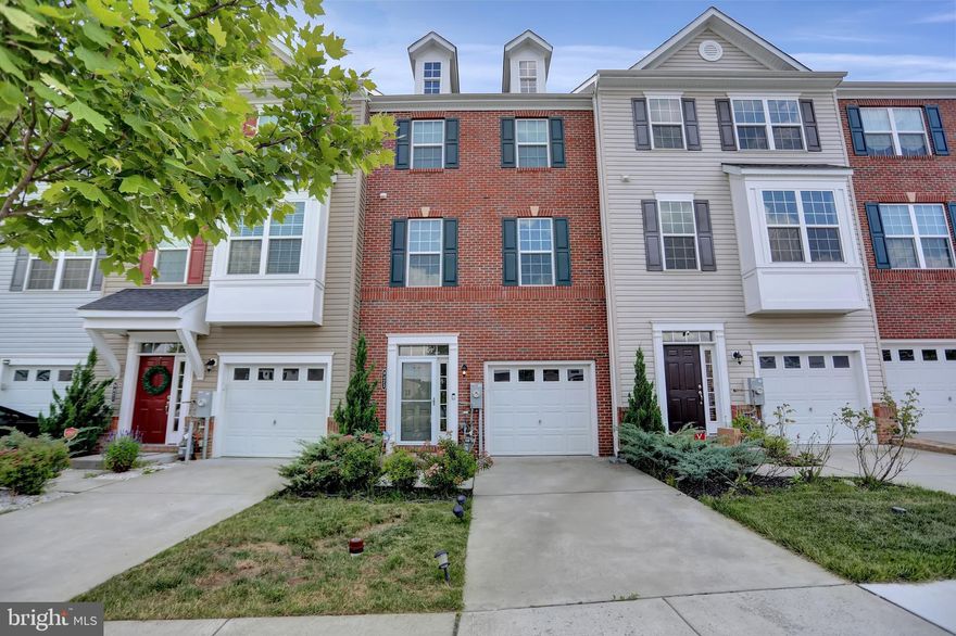 No showings after Sunday, July 10, 2022 at 8 pm.  OFFER DEADLINE SUNDAY,  JULY 10, 2022 AT MIDNIGHT.  Seller will be making a decision in the afternoon on Monday, July 11, 2022. Beautiful 4 bedroom 3.5 bath Colonial townhouse that backs to trees offers hardwood floors, granite counter tops, stainless steel appliances, counter bar and center island in kitchen, breakfast area, sliding glass door to Trex deck, recessed lights, bedroom level laundry, front load washer and dryer included, walk-in closet and tray ceiling with lights in primary bedroom, corner soaking tub and stall shower in primary bath, water softener, gas heat, level walk out on main level,  first floor bedroom and full bathroom (could be a rec room if the 4th bedroom isn't needed), 1 car garage, concrete driveway, all appliances included and more! Community pool, clubhouse and exercise room. Convenient to shopping, commuting and public transportation. Cameras on the front and back record video and audio