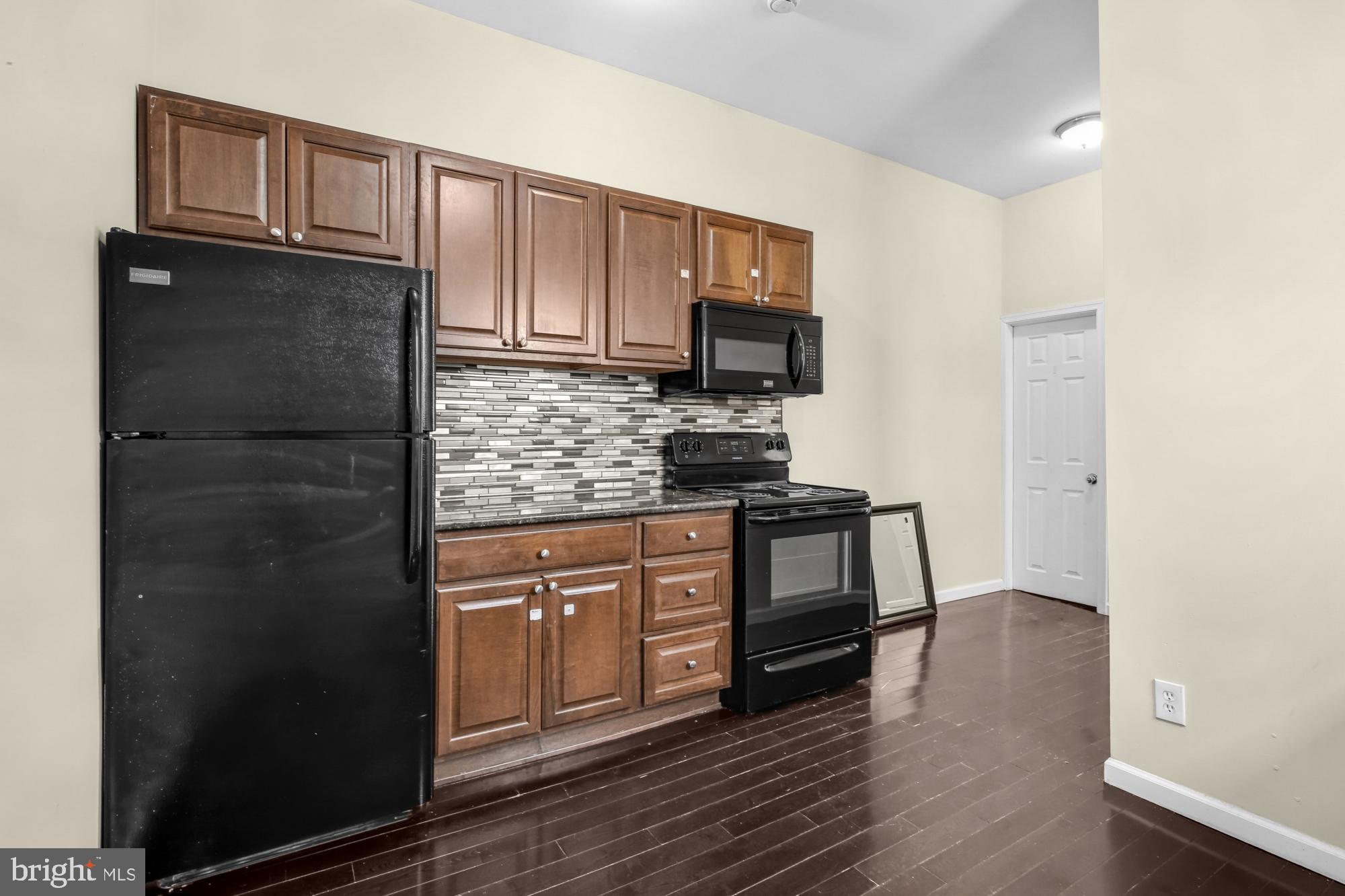 POINT BREEZE - Residential Lease