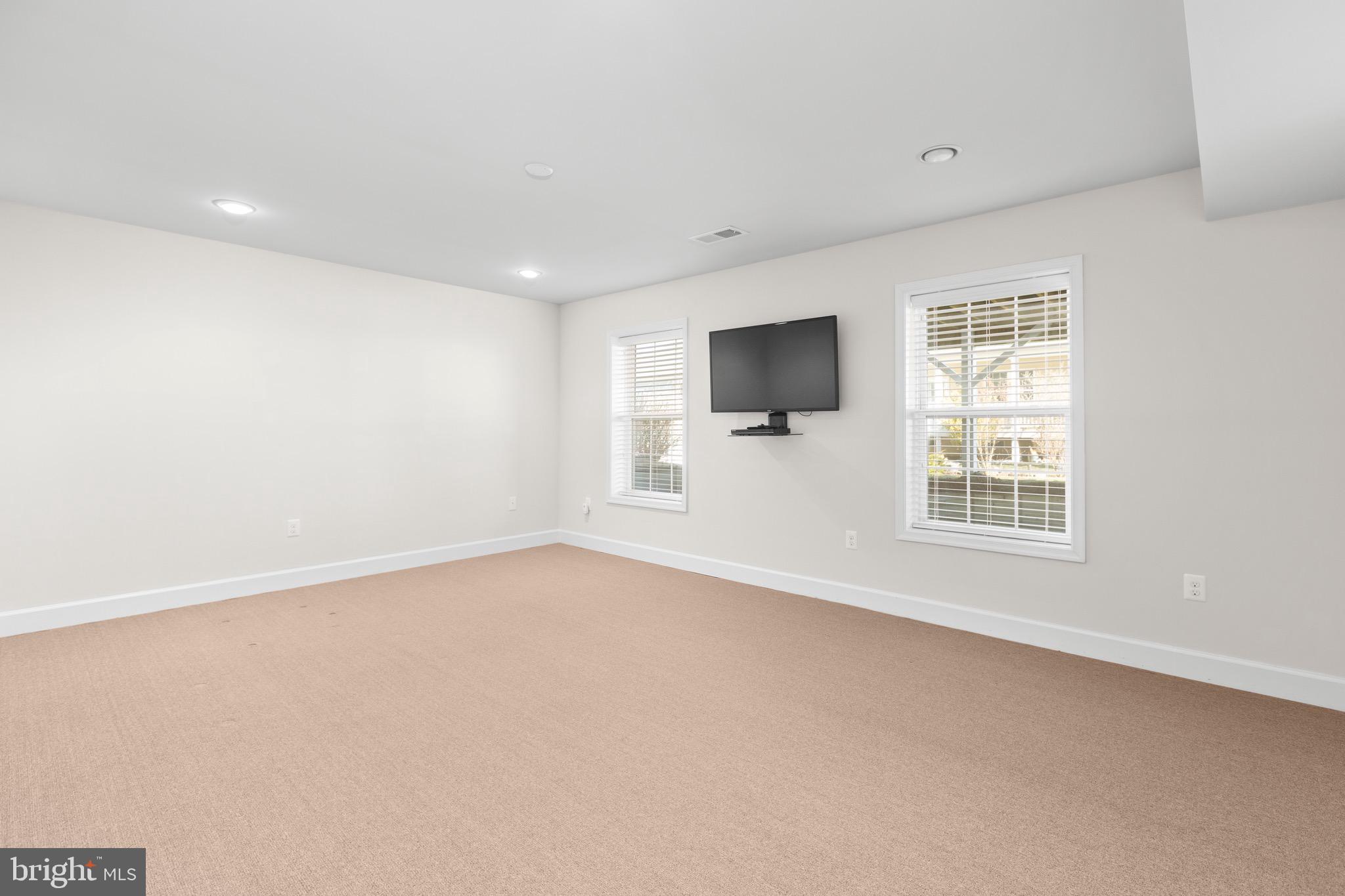 VIRGINIA HERITAGE AT LEE'S PARK - Residential