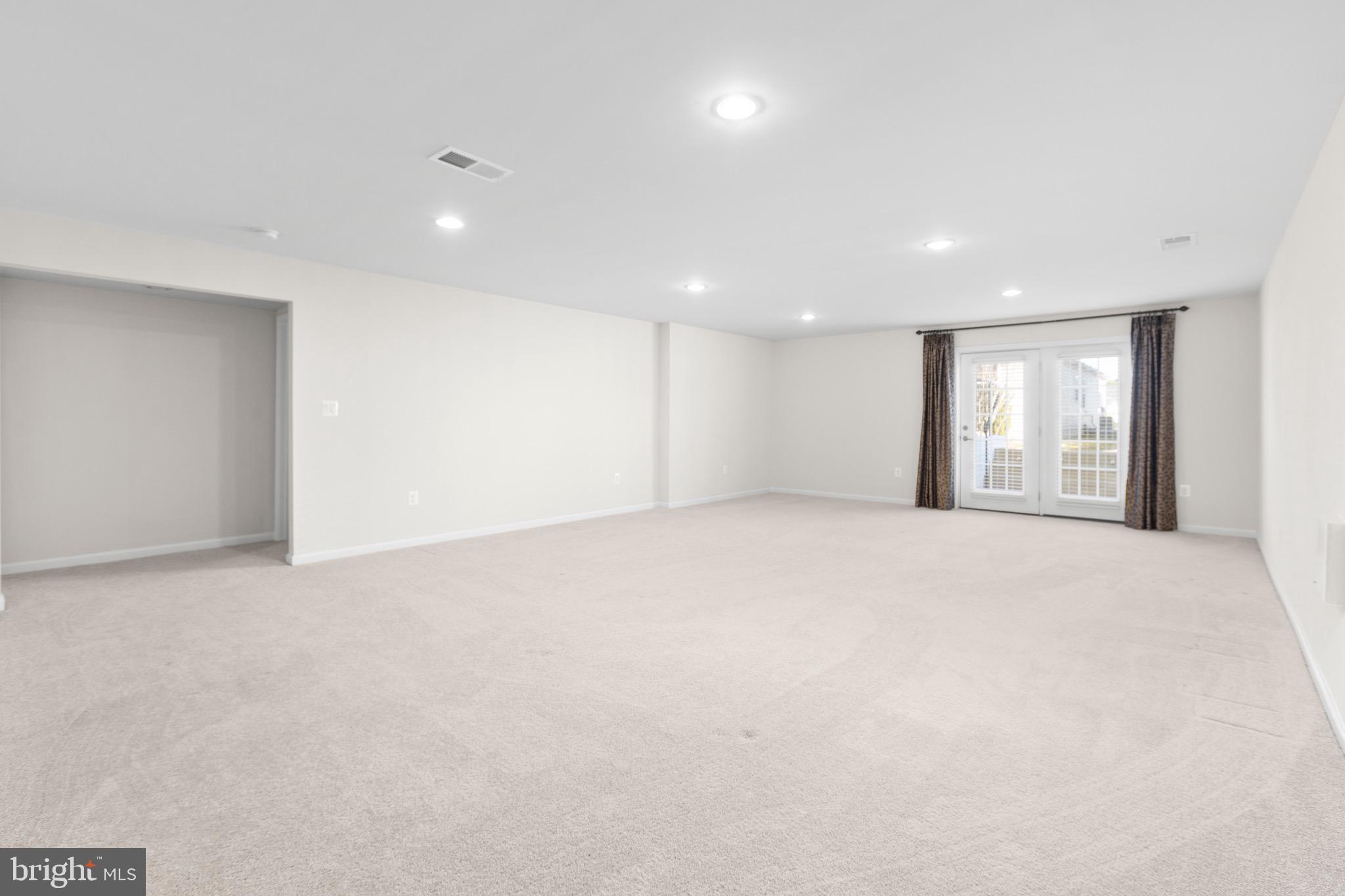 VIRGINIA HERITAGE AT LEE'S PARK - Residential