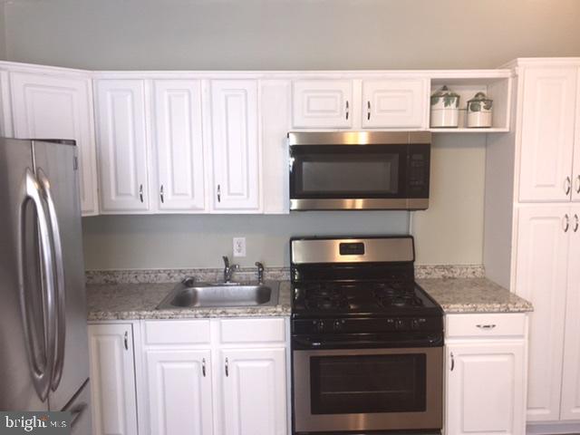 MADISON EASTEND - Residential Lease