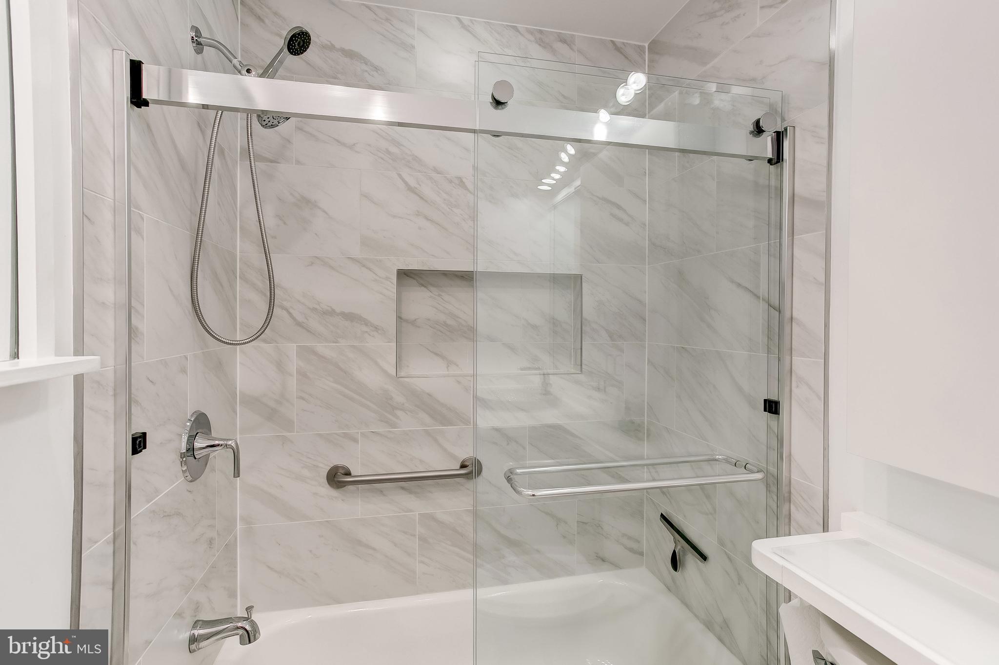 BROADVIEW - Residential