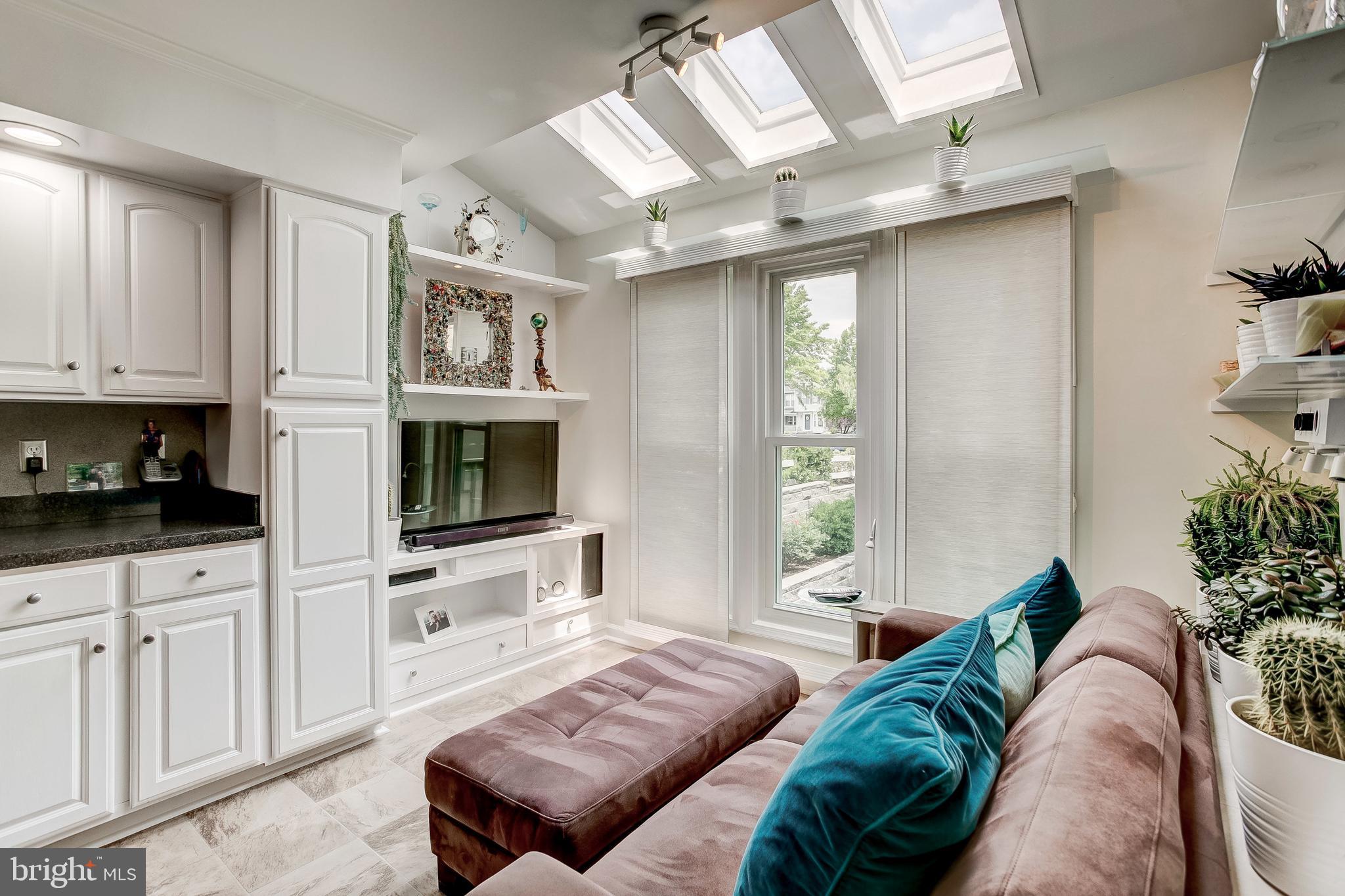 BROADVIEW - Residential