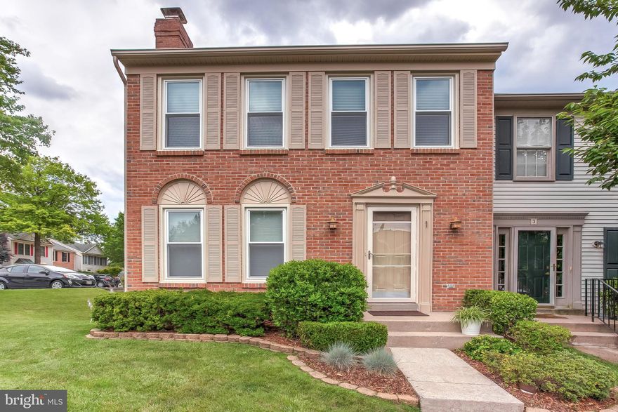 Pristine end unit townhouse with fabulous attention to detail.  Spacious bedrooms and newly renovated bathrooms. Enjoy the privacy on the back deck and large corner lot.