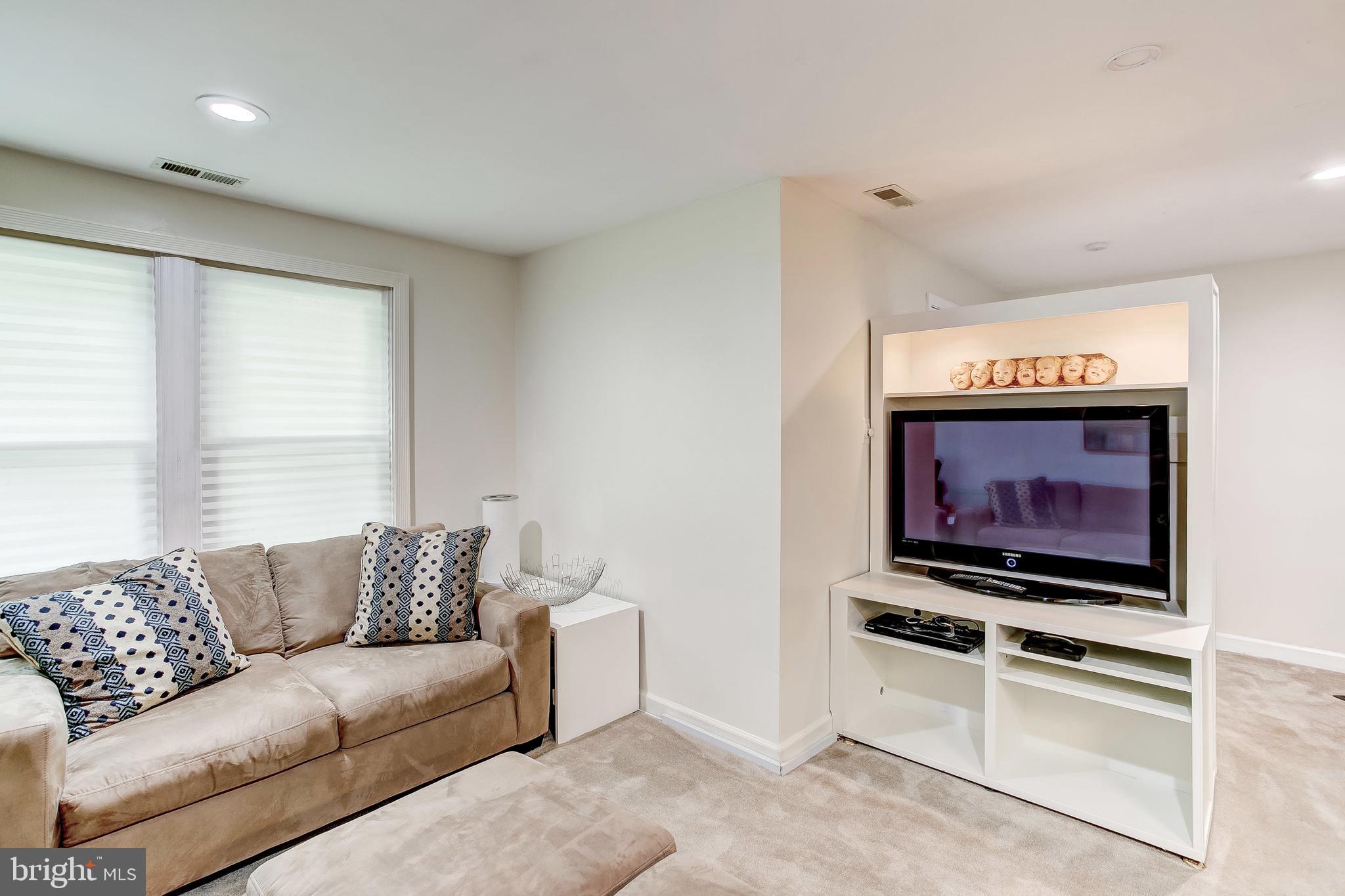 BROADVIEW - Residential