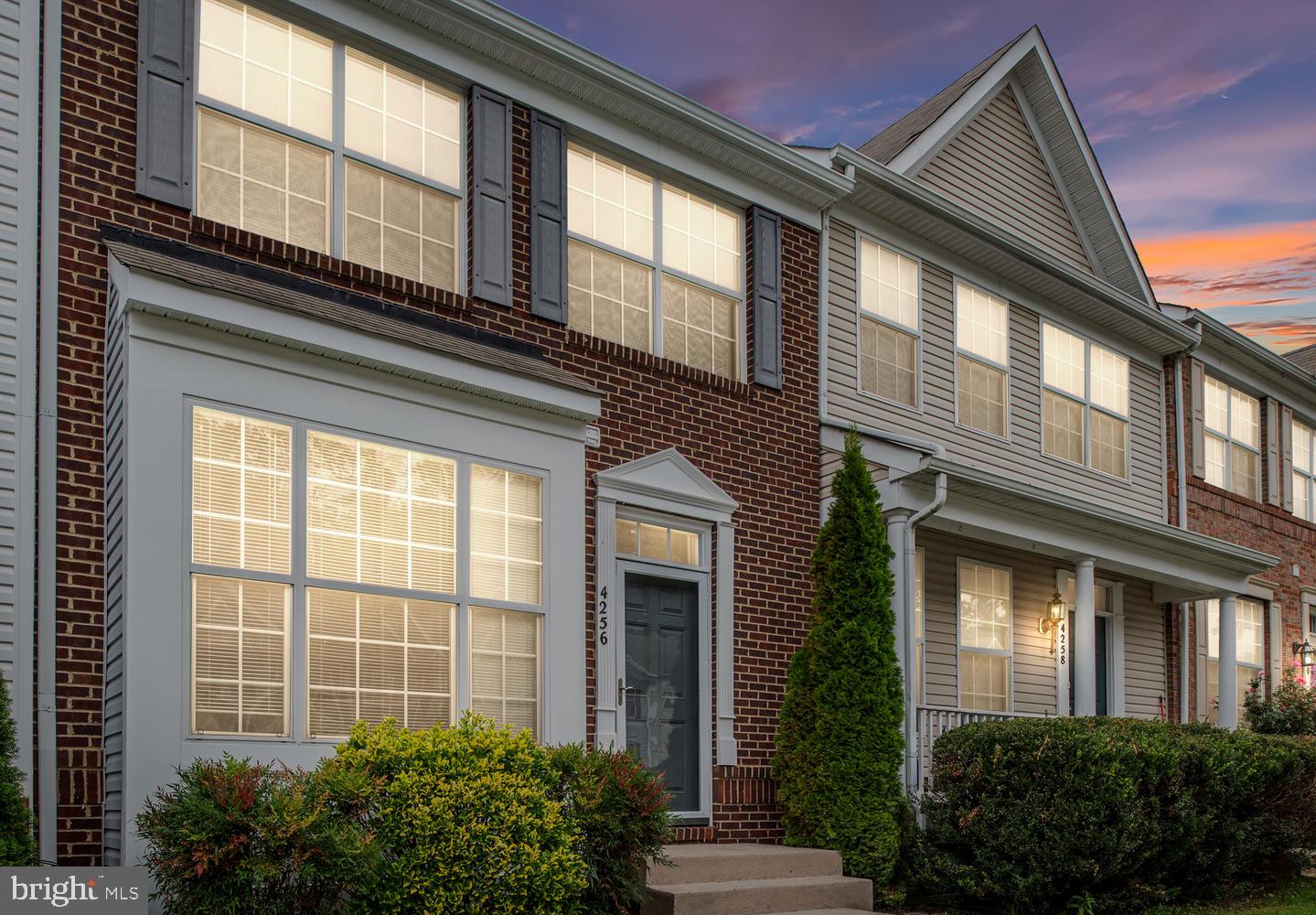 LAFAYETTE VILLAGE - Residential