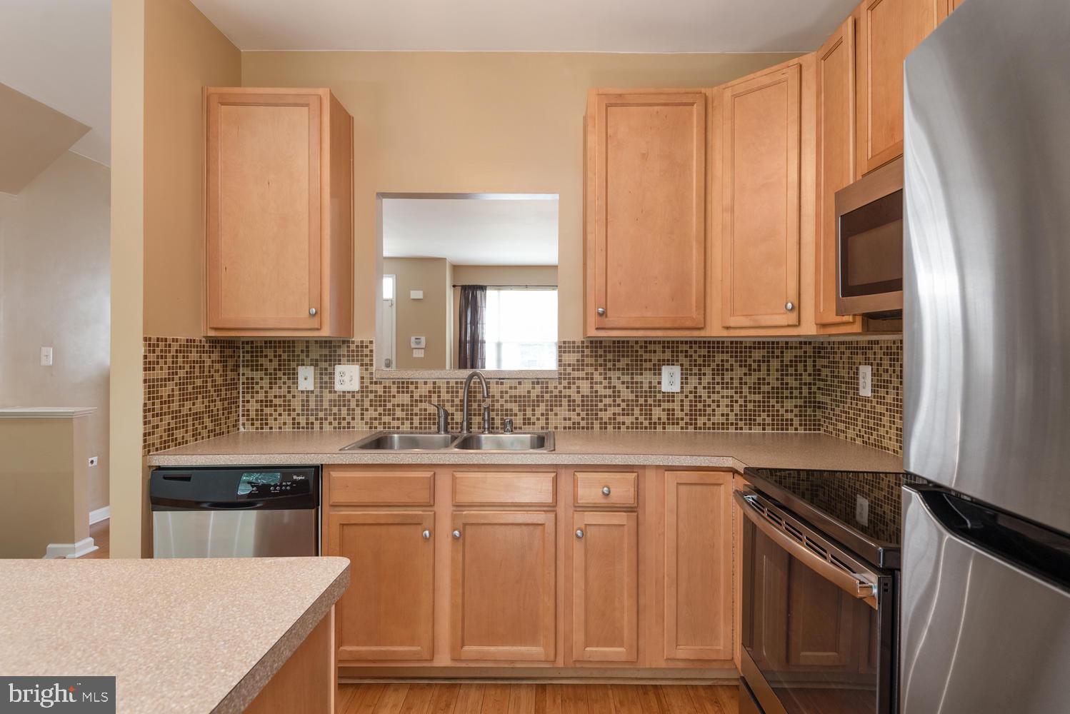 LAFAYETTE VILLAGE - Residential