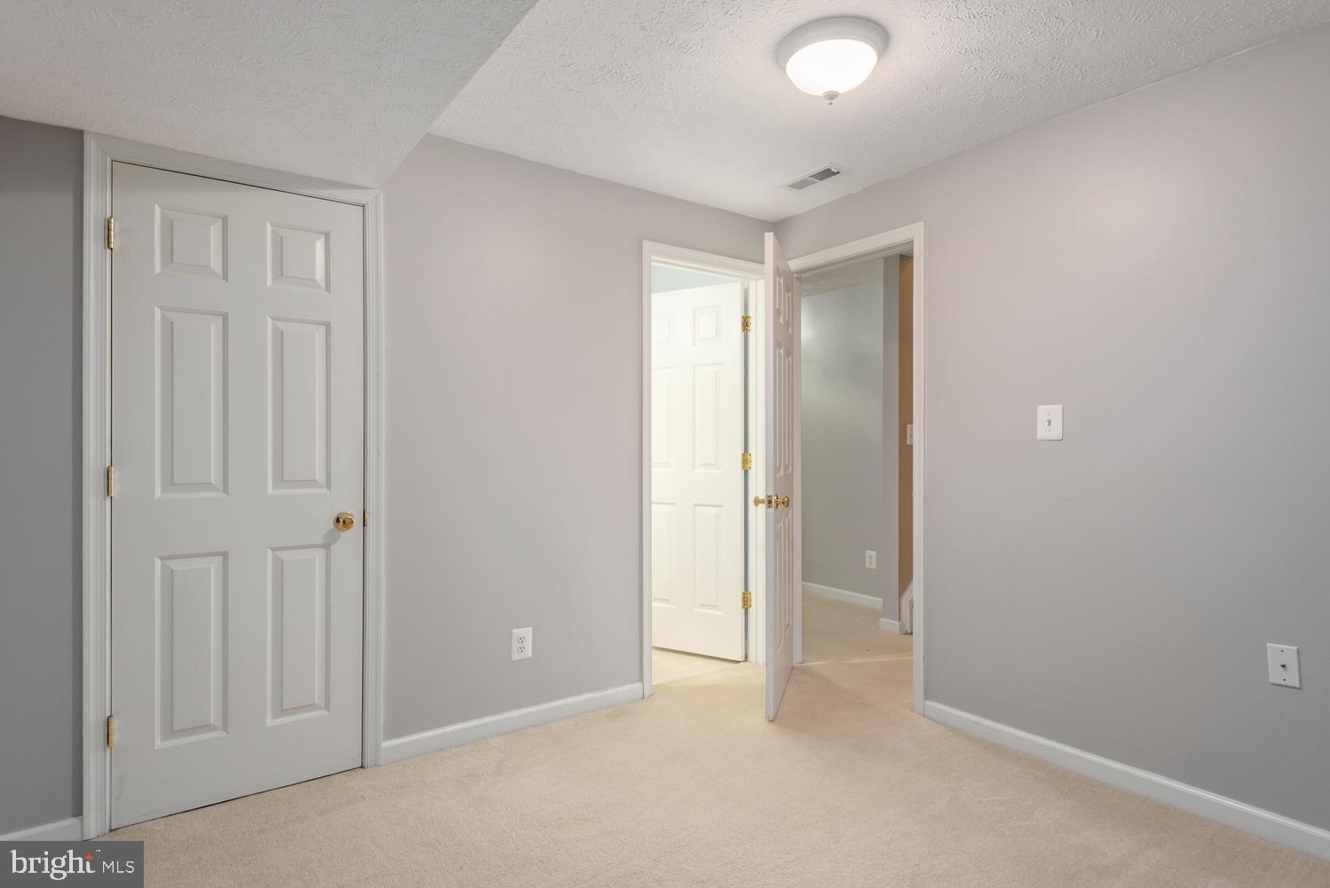 LAFAYETTE VILLAGE - Residential