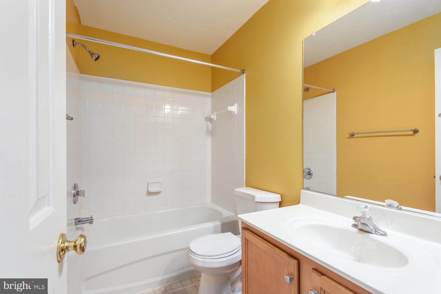 LAFAYETTE VILLAGE - Residential