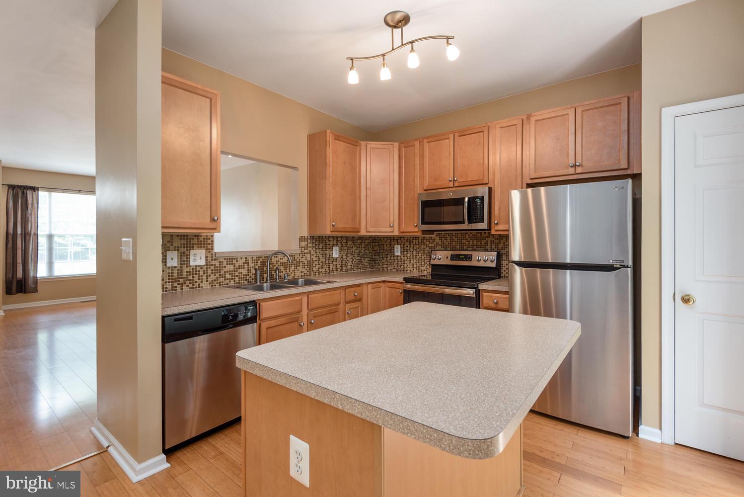 LAFAYETTE VILLAGE - Residential