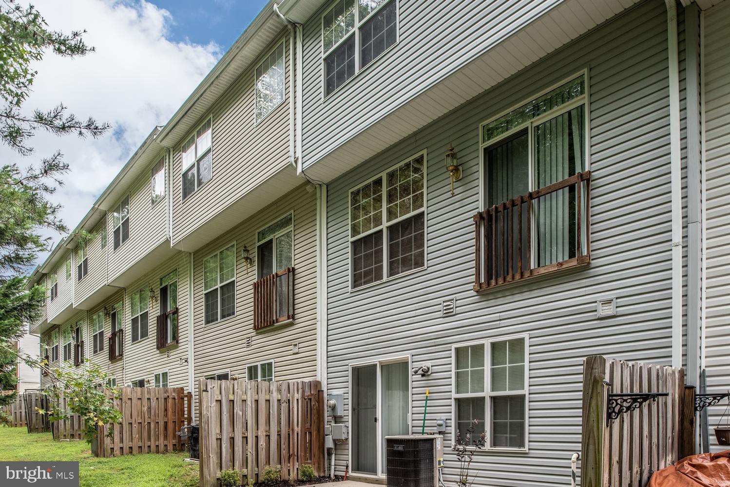 LAFAYETTE VILLAGE - Residential