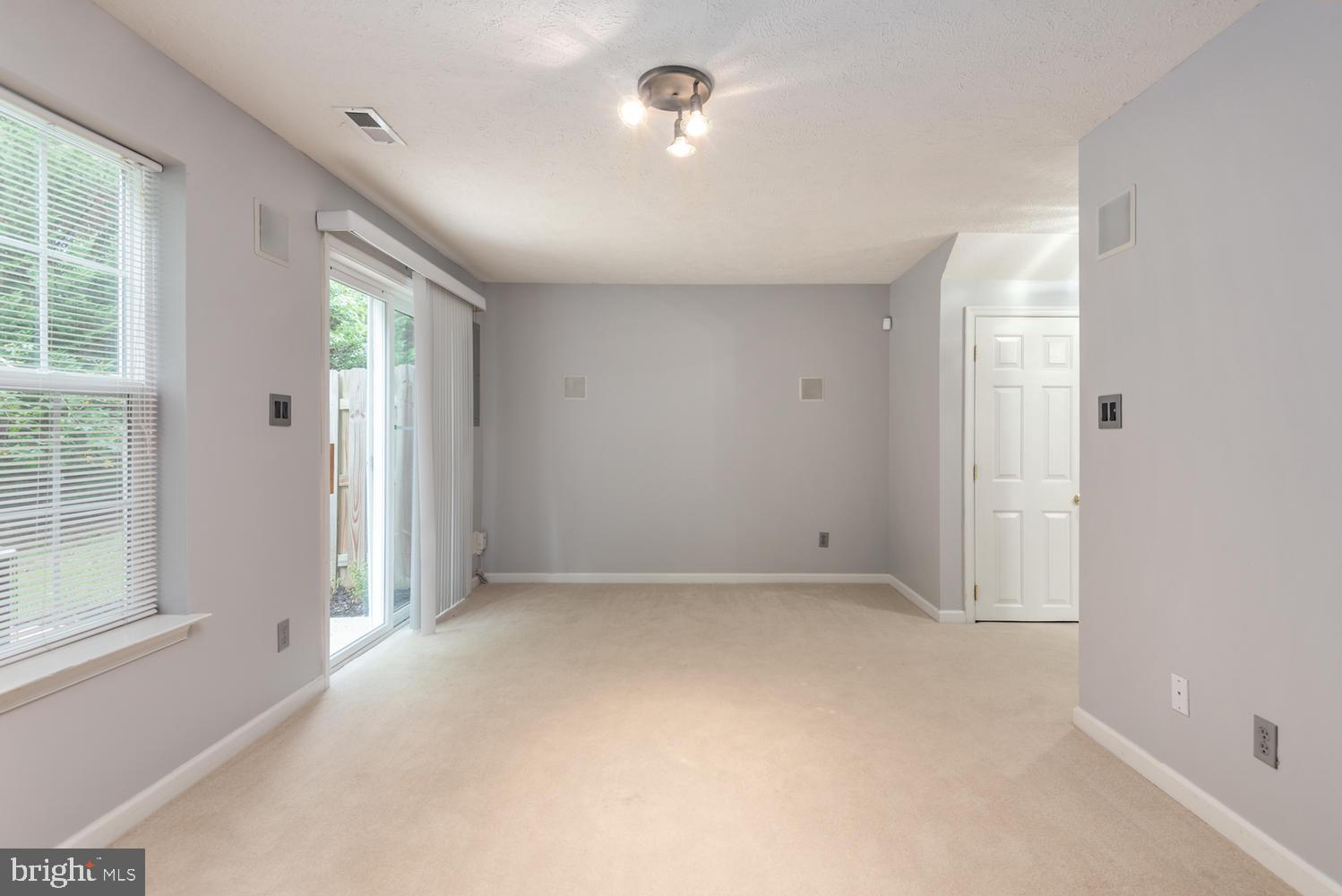 LAFAYETTE VILLAGE - Residential