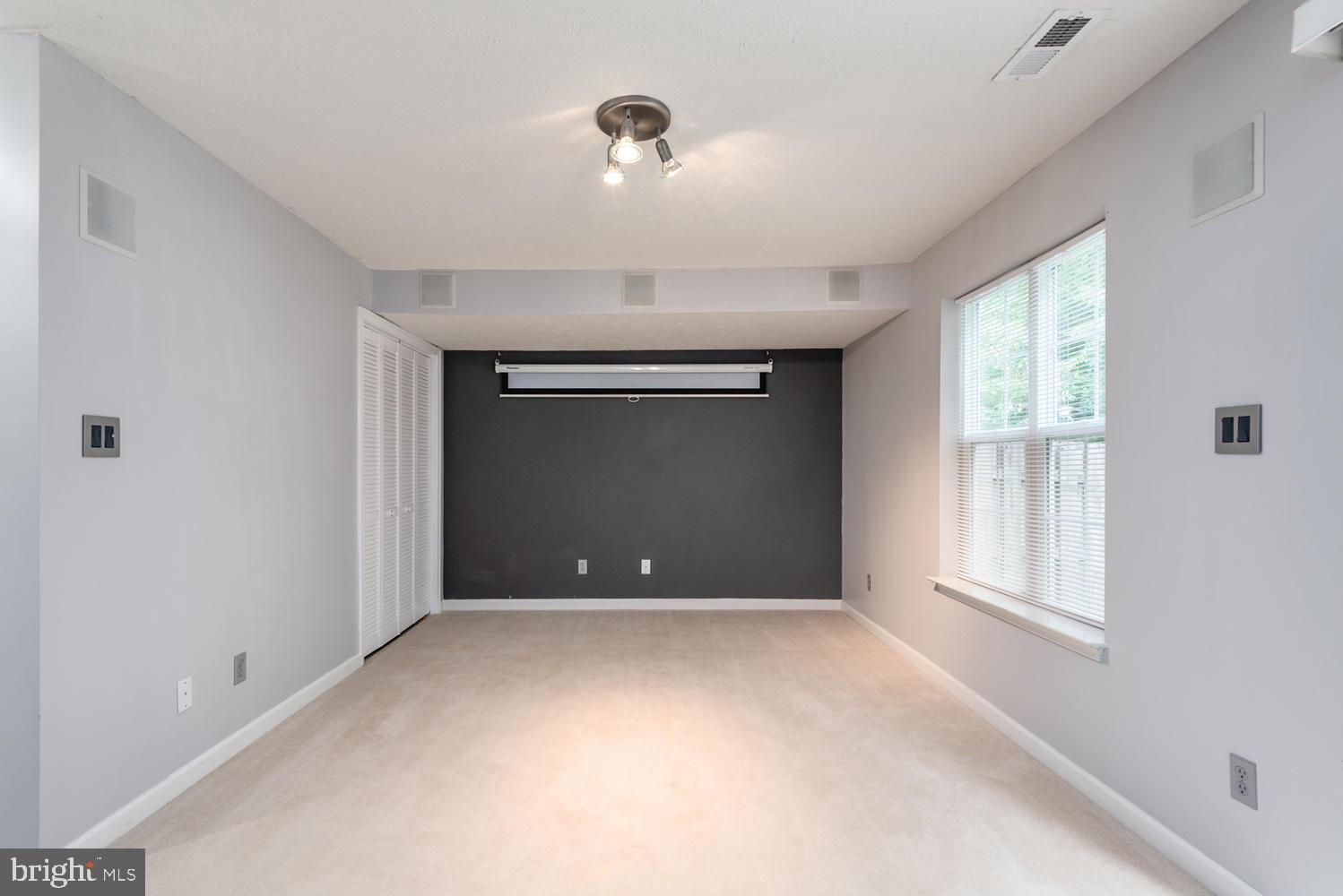 LAFAYETTE VILLAGE - Residential