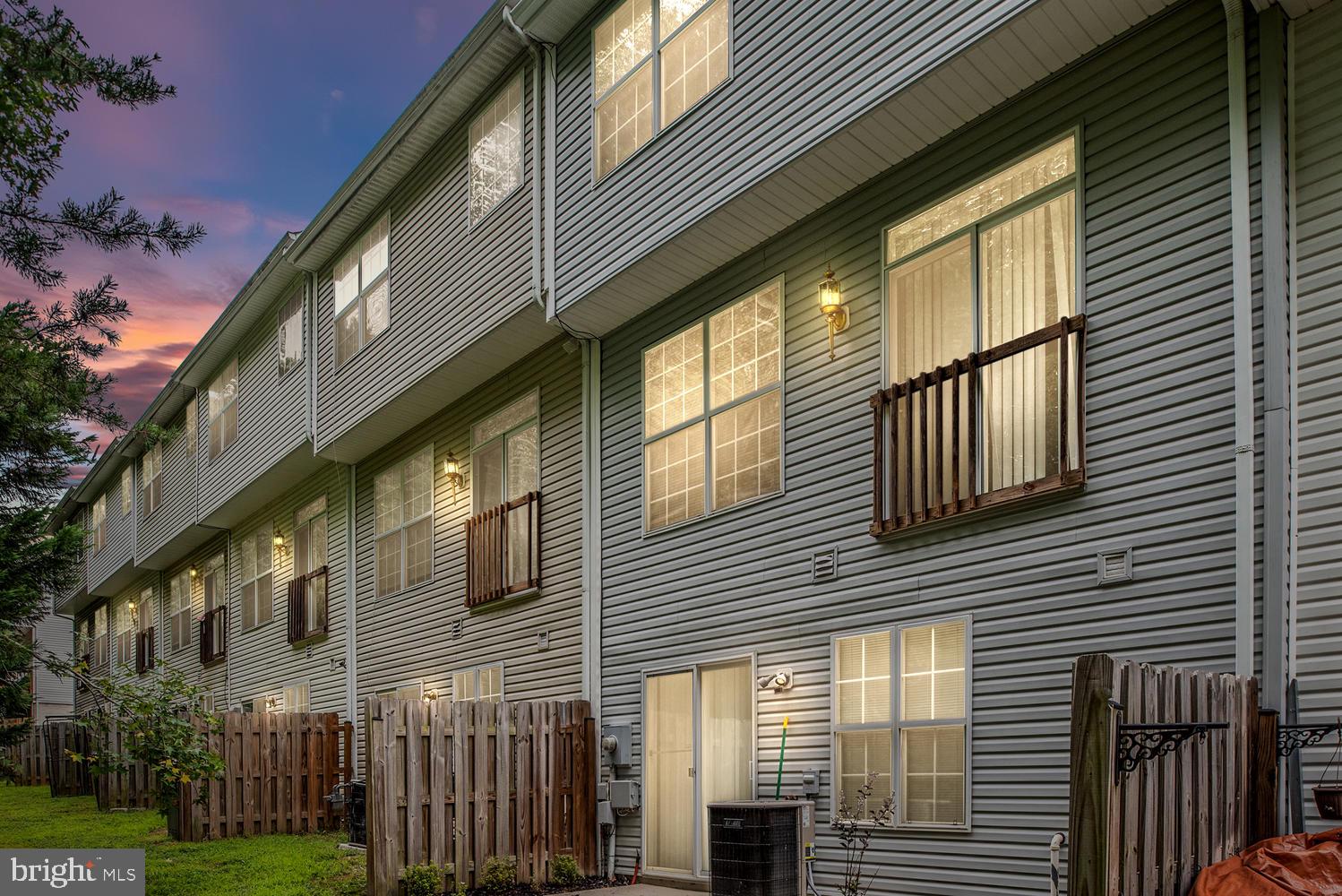 LAFAYETTE VILLAGE - Residential