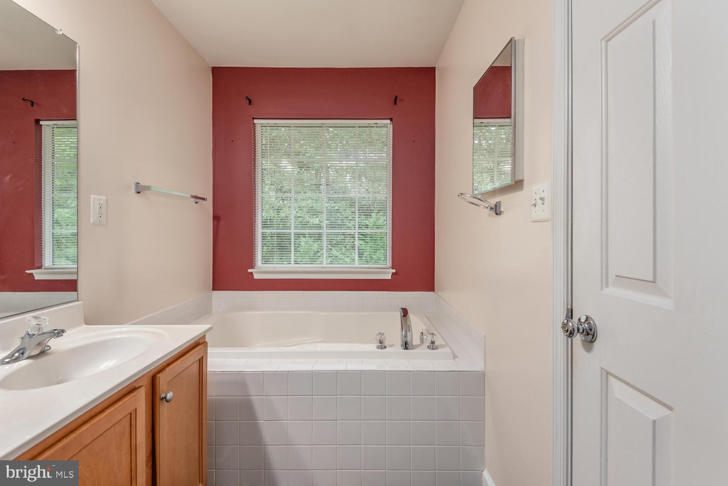 LAFAYETTE VILLAGE - Residential