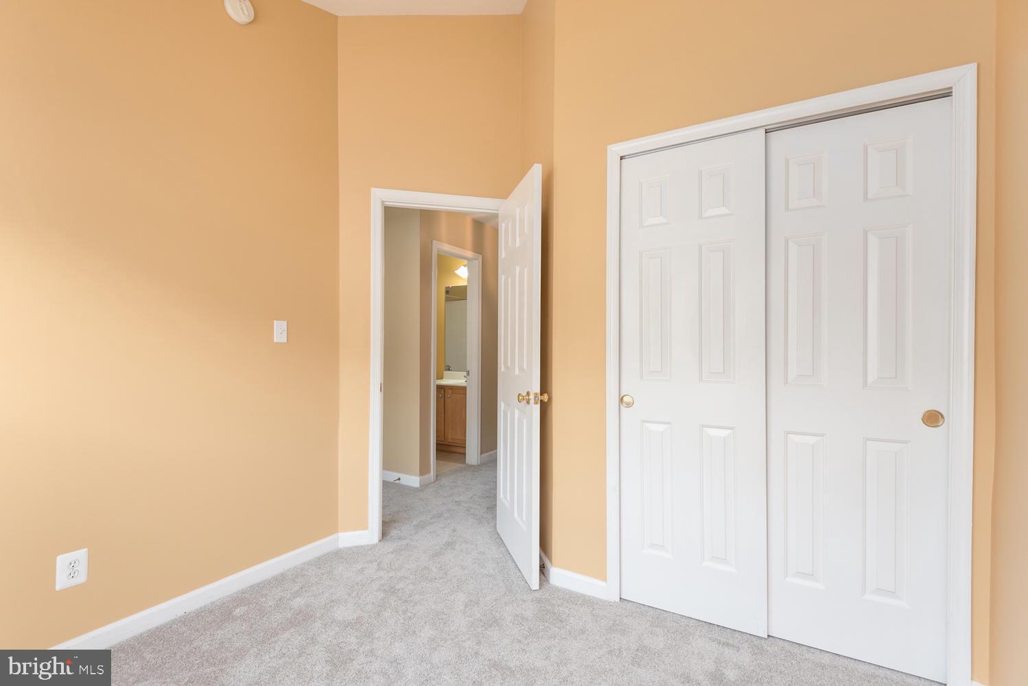 LAFAYETTE VILLAGE - Residential