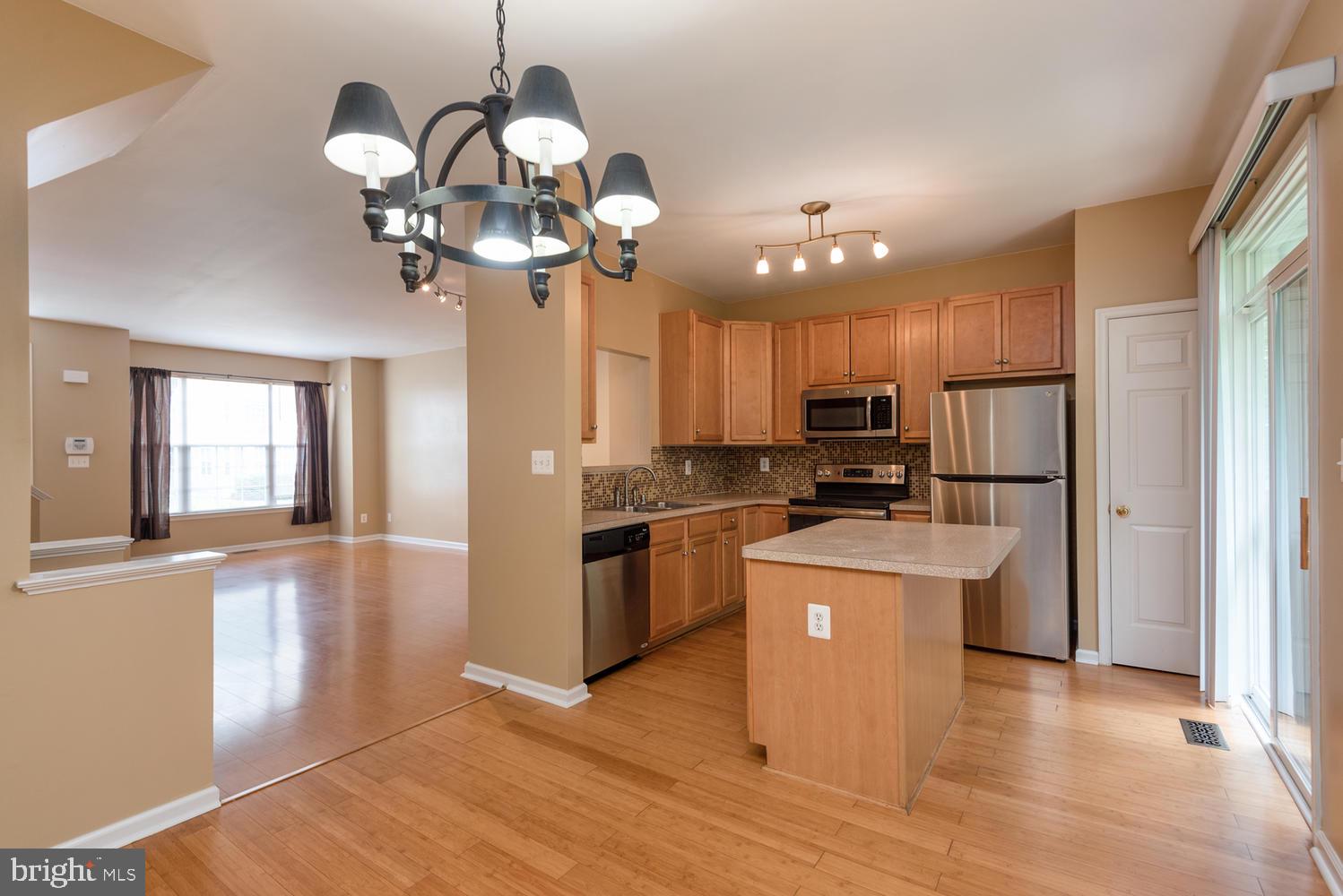 LAFAYETTE VILLAGE - Residential