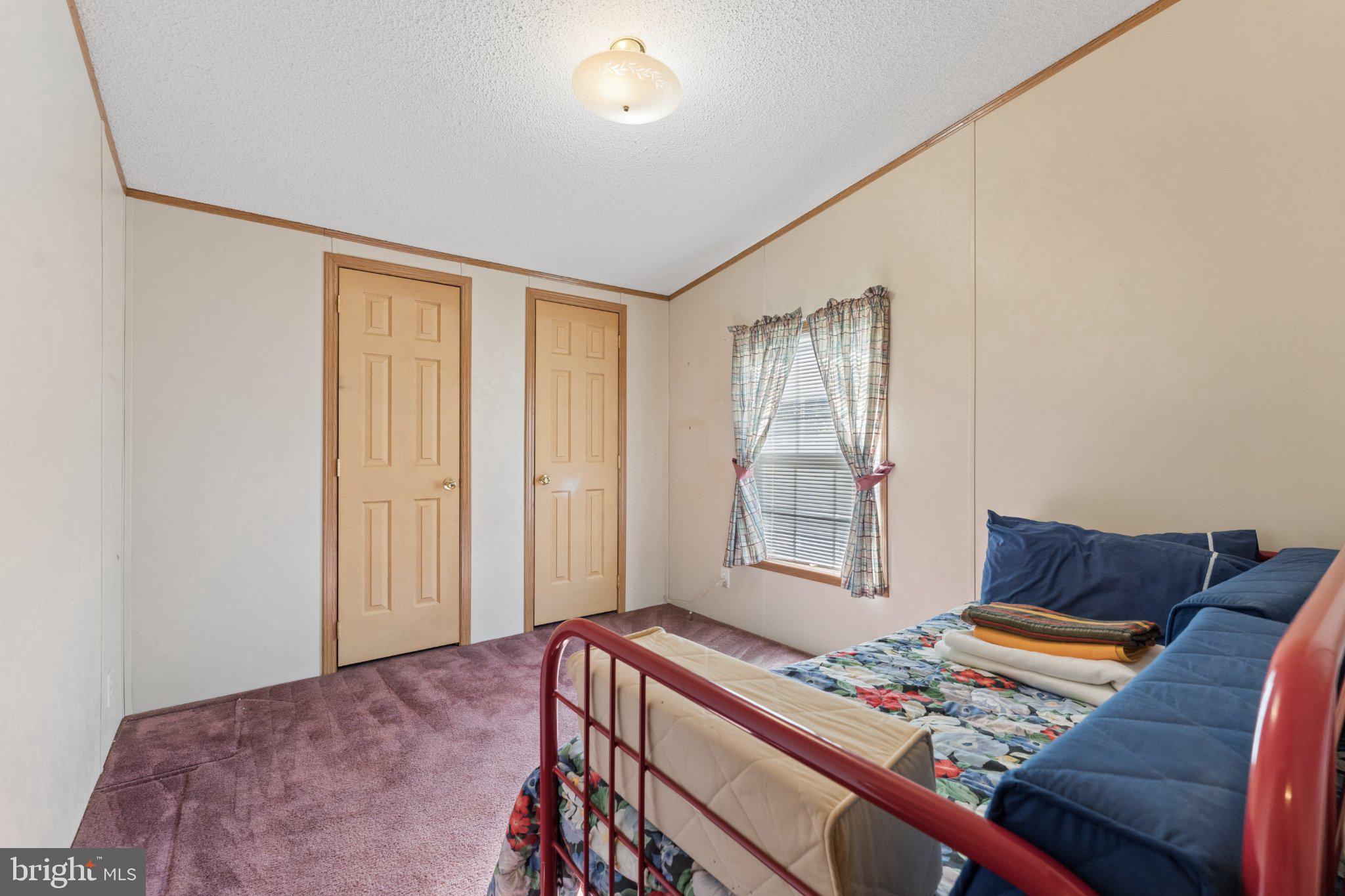 MEADOWS OF CHANTILLY - Residential