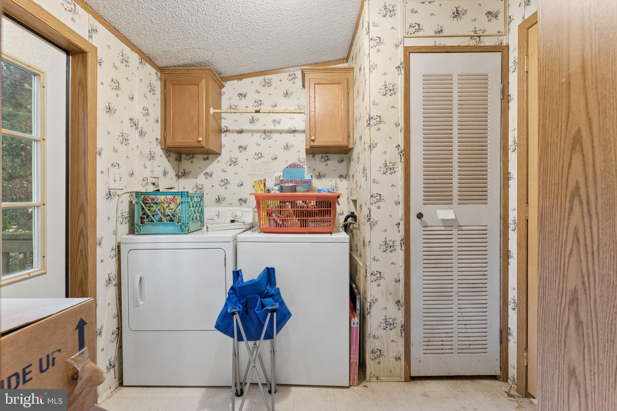 MEADOWS OF CHANTILLY - Residential