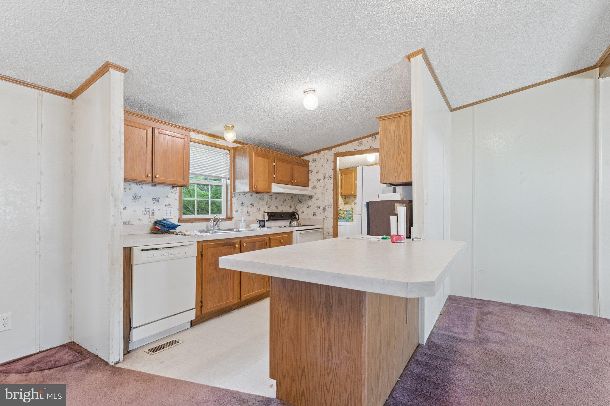 MEADOWS OF CHANTILLY - Residential