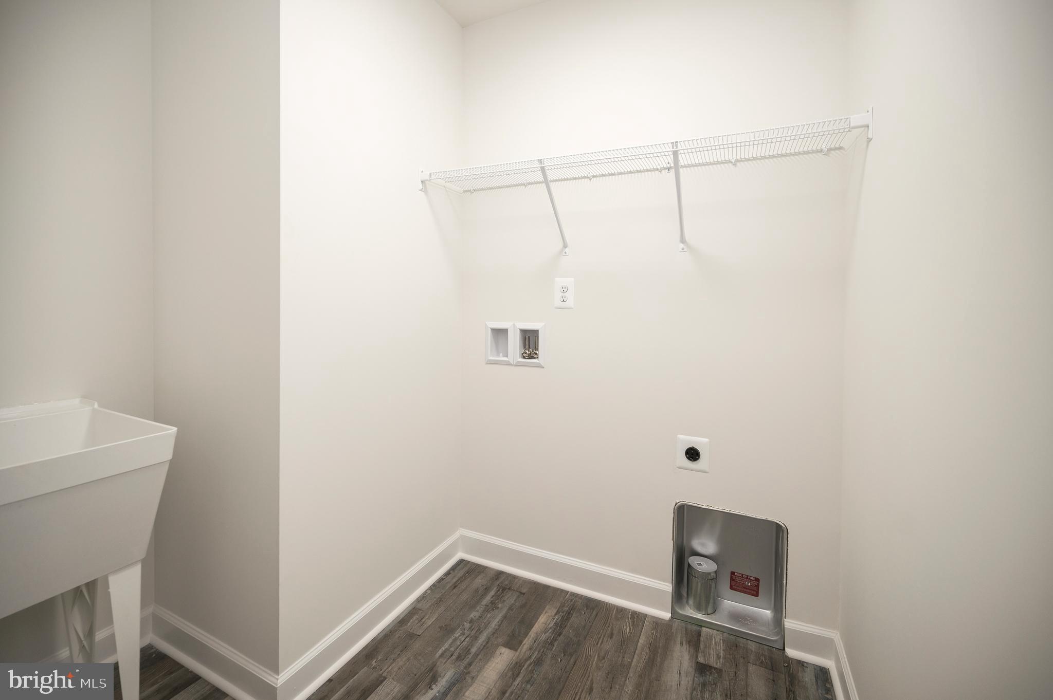 WAVERLY VILLAGE - Residential