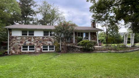 Homes For Rent - 25339 Rainbow Ranch Lane<br/> CHANTILLY, VA 20152