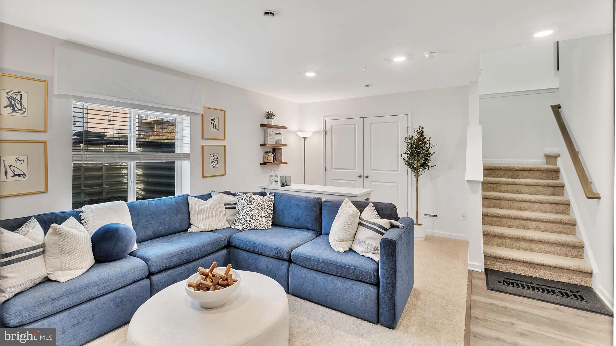 FOGELSVILLE - Residential