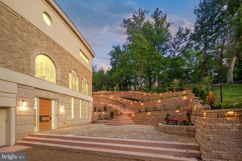 4509 FOXHALL CRESCENT NW WASHINGTON DC 20007