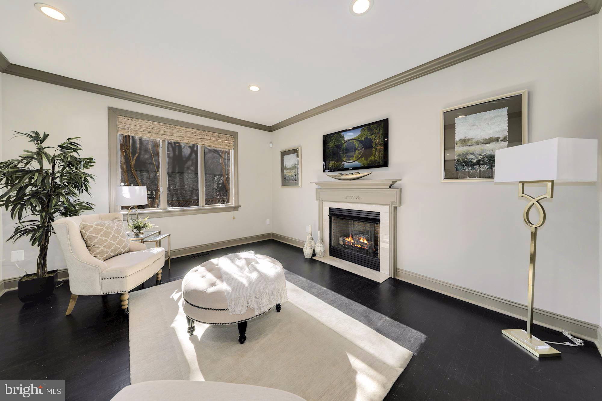 CHEVY CHASE - Residential