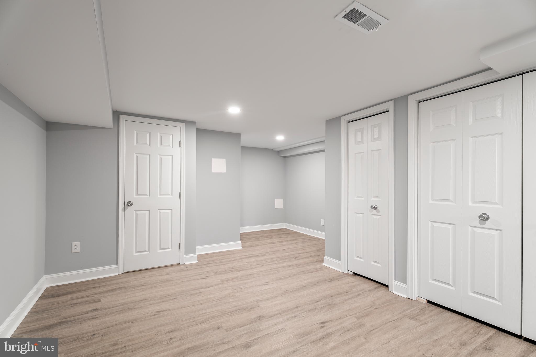 NORTH POINT VILLAGE - Residential