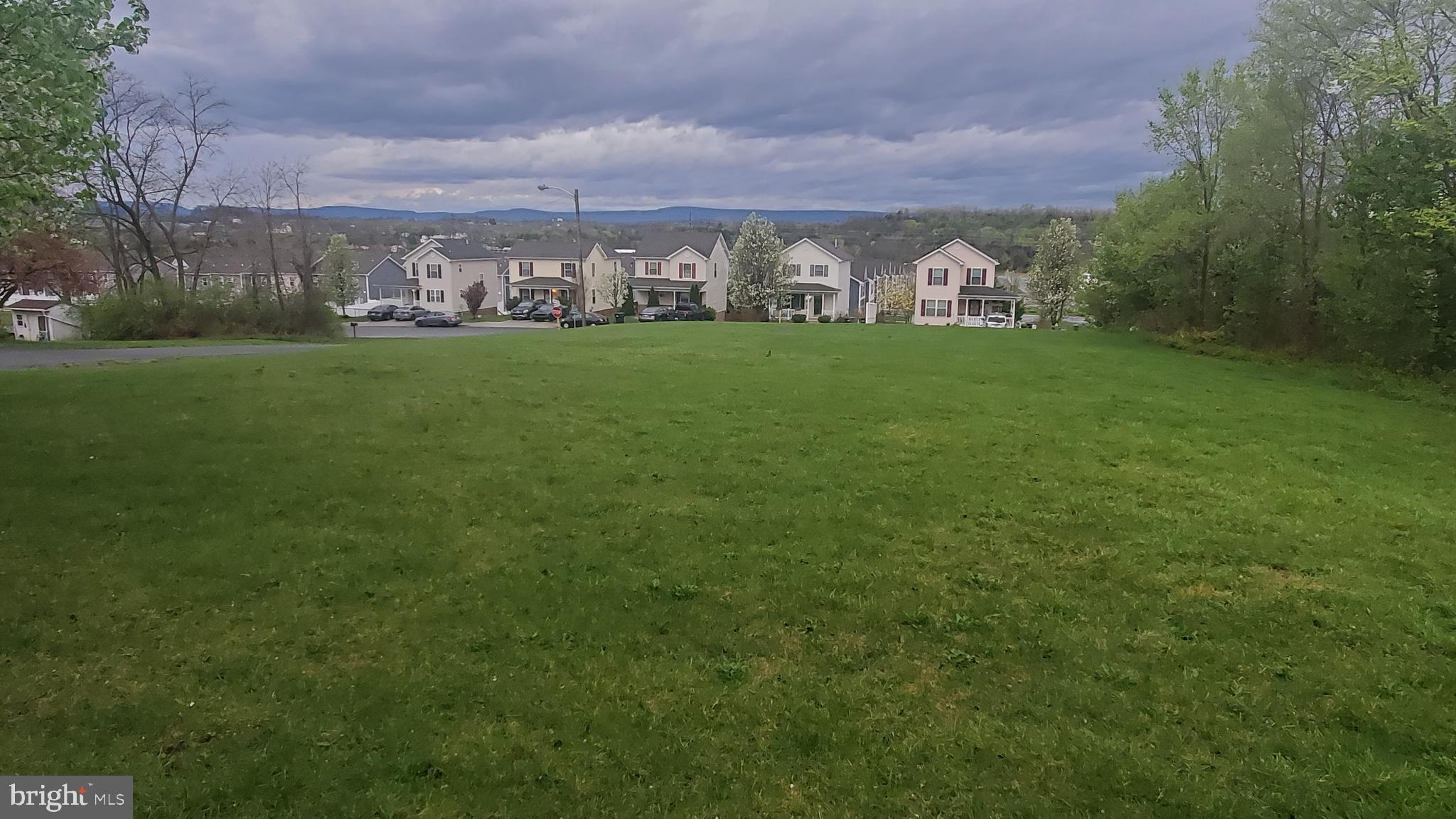 SURRY SQUARE - Residential