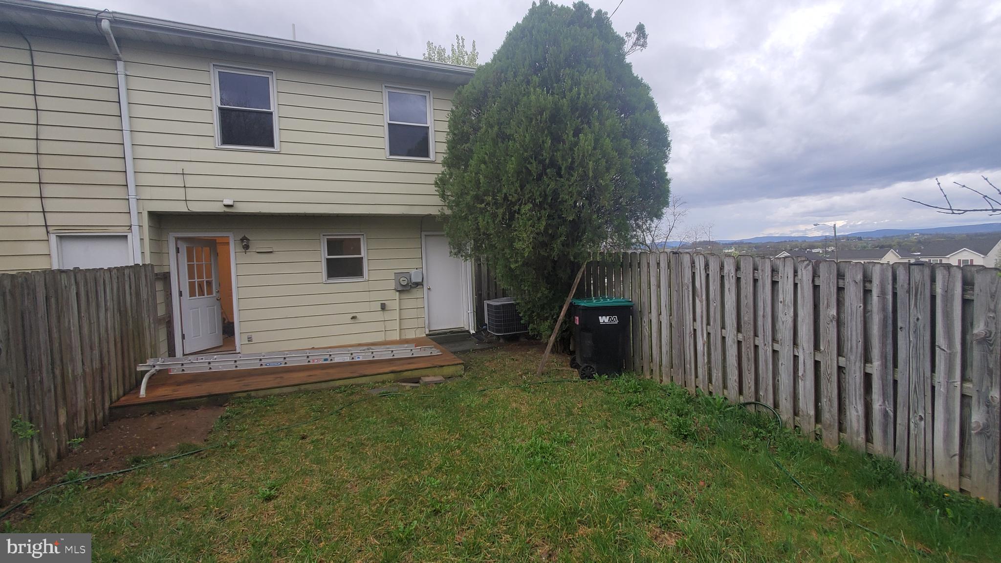 SURRY SQUARE - Residential