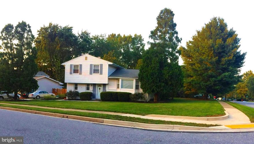 BEAUTIFUL WELL MAINTAINED 3 LEVEL SPLIT HOME IN THE SPRINGLAKE COMMUNITY.   NICE SIZED FAMILY ROOM ON MAIN LEVEL.  LARGE SUN ROOM ADDITION IN REAR - GOOD FOR DINING AREA OR PLAY AREA.  DESIRABLE CORNER LOT WITH TASTEFUL LANDSCAPING. PATIO IN REAR. GREAT FOR ENTERTAINING. MINUTES FROM I695 CLOSE TO SWIM CLUB, PARKS AND SCHOOLS. BRING YOUR BUYERS - WON'T BE HERE LONG IN THIS MUCH SOUGHT AFTER AREA.