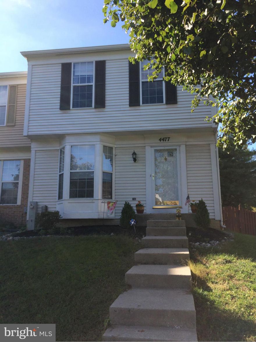 Spacious EOG! Move-in condition !*SS appliances*wood floors*Diningroom French doors open to deck overlooking large fenced back yard with patio*recent roof* MBR w/vaulted ceiling.