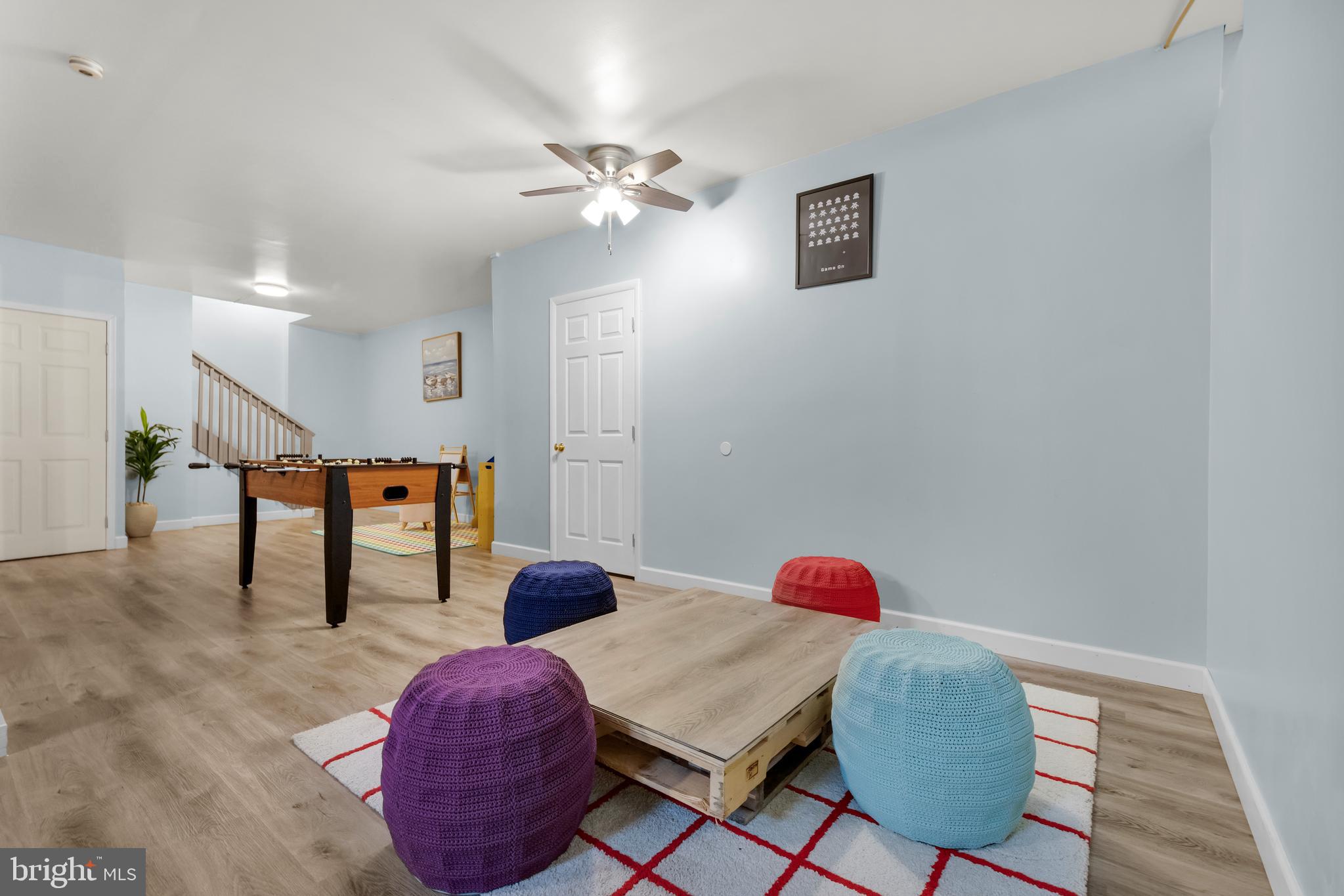 EMERALD LAKES - Residential