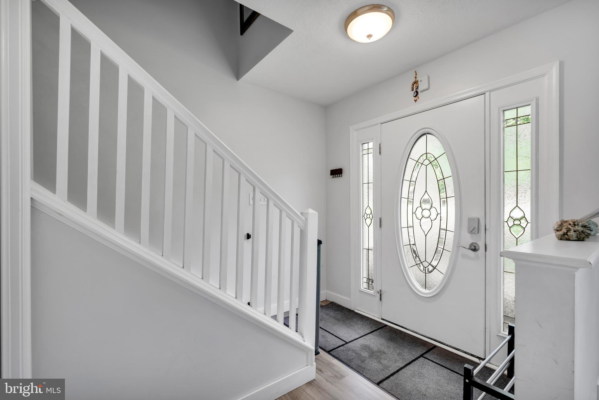 EMERALD LAKES - Residential