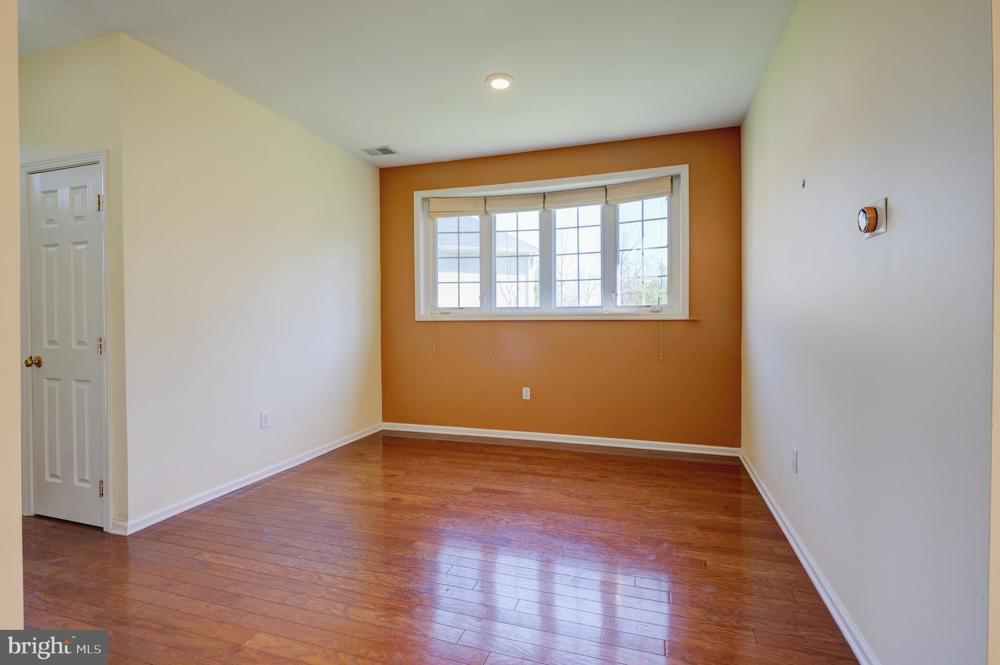 44 SCARLET OAK DRIVE