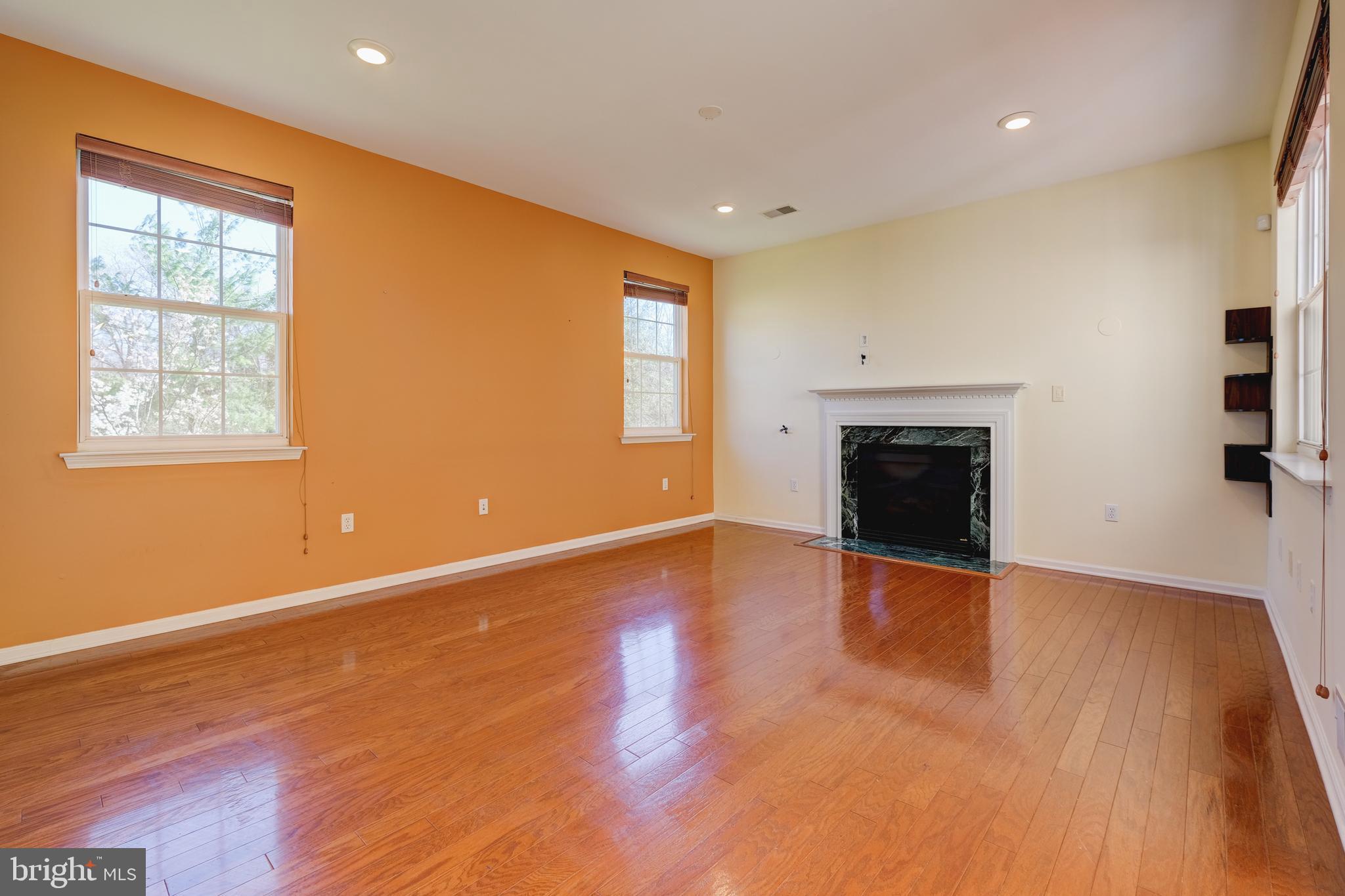 44 SCARLET OAK DRIVE