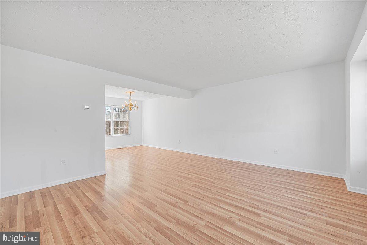 OLD FORT HILLS - Residential