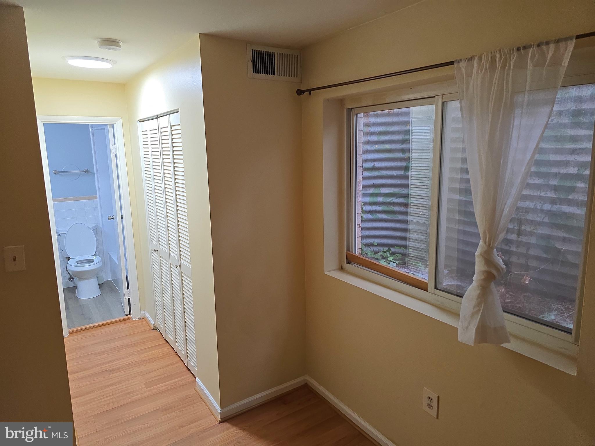 VALLEY PARK - Residential Lease